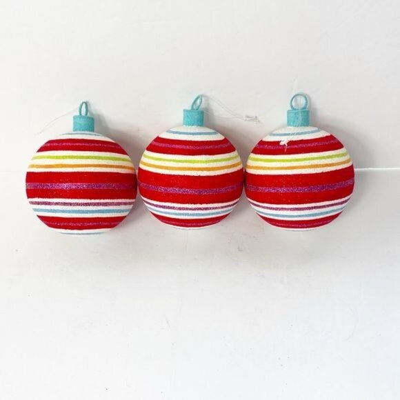 Christmas Ornaments Lot of 6 Lightweight Vintage Inspired Large Diameter - Picture 3 of 6
